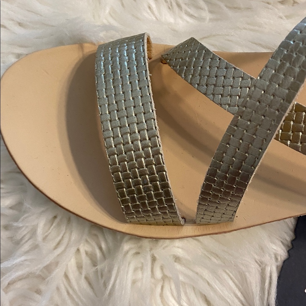 OluKai Women's Sandals in Metallic Gold size 10W brand new see all photos - Picture 2 of 12